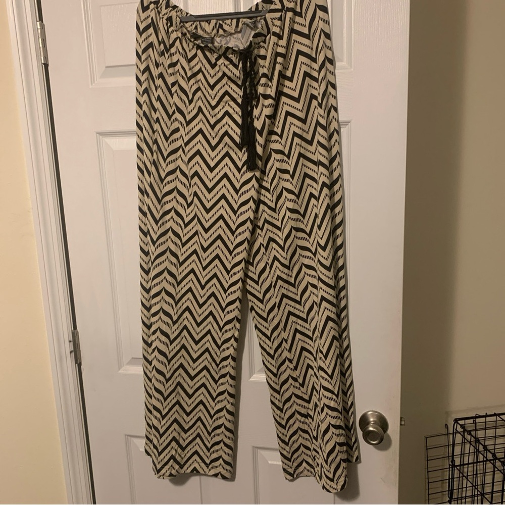 New Directions Large Chevron Black Tan Wide Leg Semi Sheer Pants Pockets boho